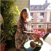 Ciao!Sono Laura l'insegnante di lingue ed Italiano! Hai bisogno un aiutino? Ho insegnato tanto anni a ragazzi di tutte le età. Vivo in Brianza. Chiamami! Imparerai divertendoti! Io non sono pedante, la cultura implica anche qualche momento necessario per